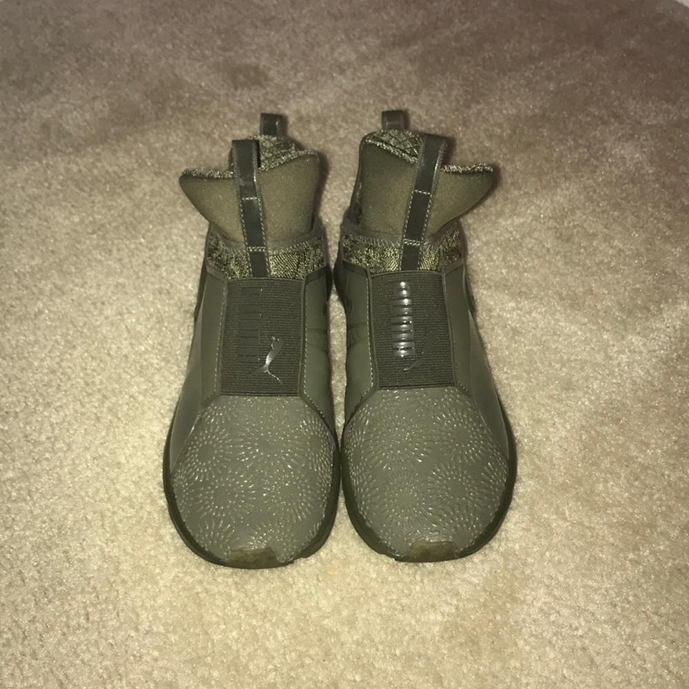 Puma Sneakers
